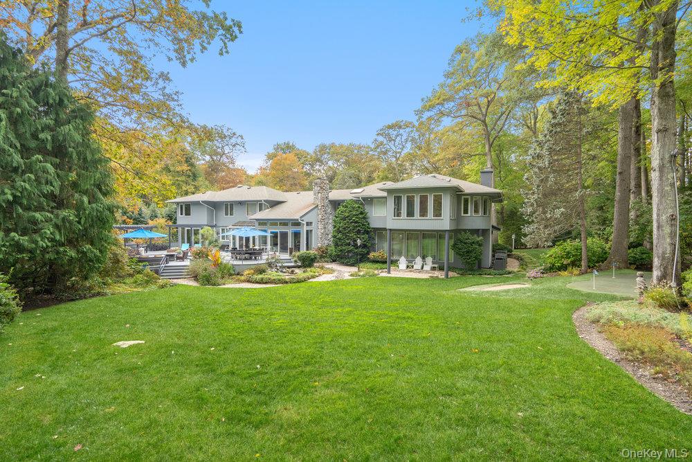 8 Forest Court