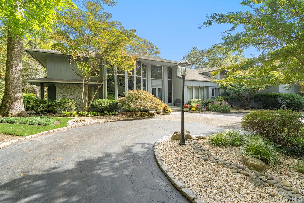 8 Forest Court