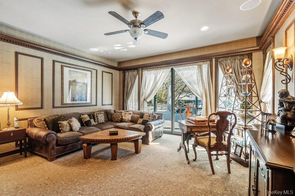 8 Forest Court
