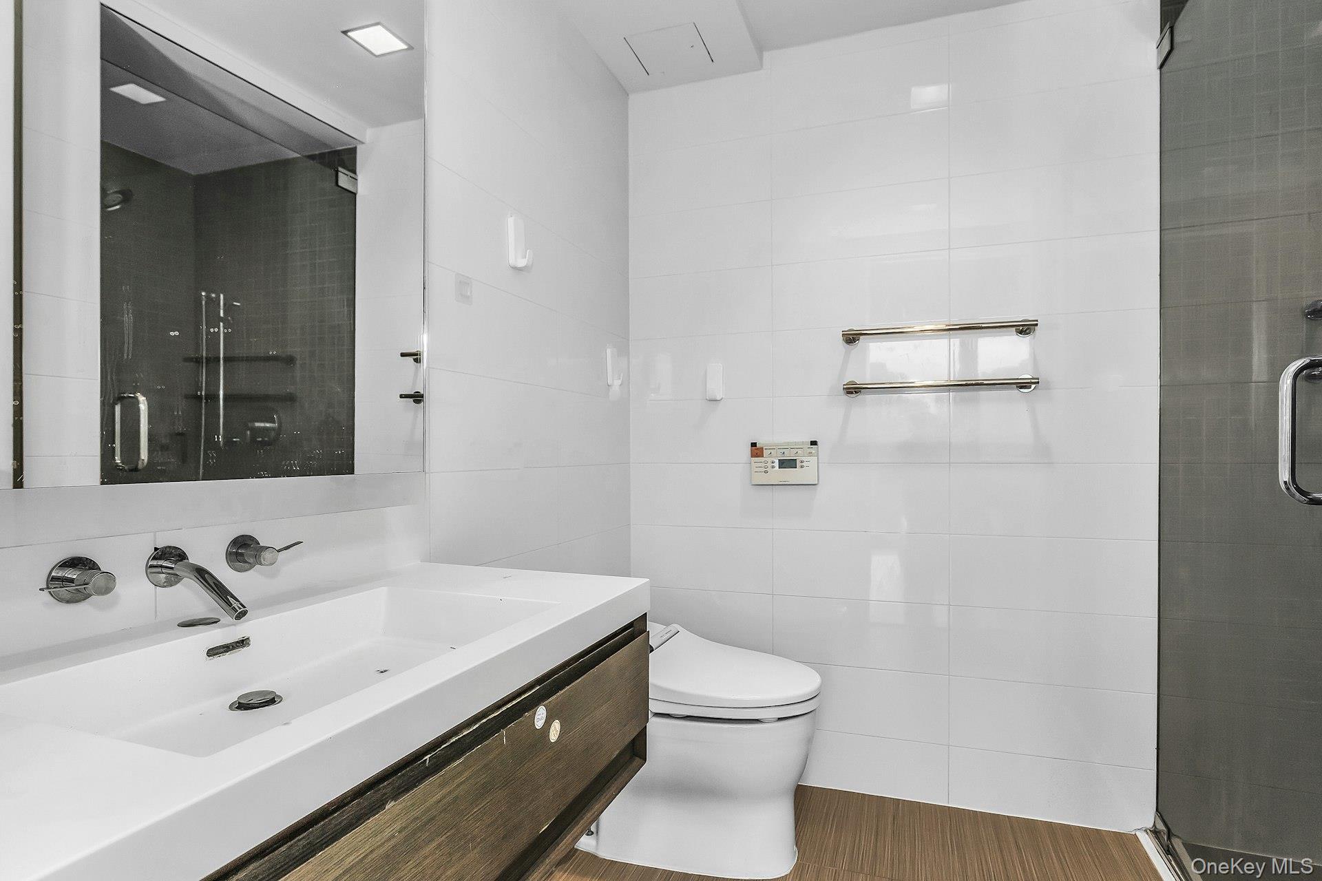 39-16 Prince Street Unit: 6G