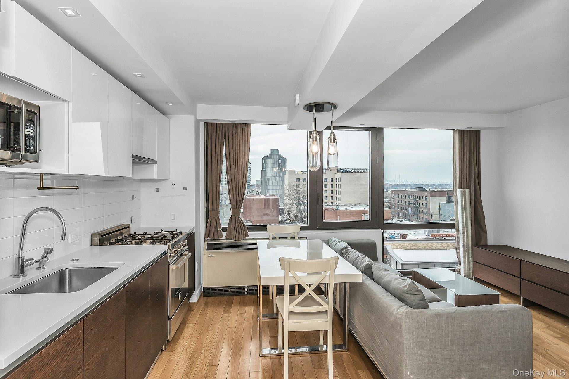 39-16 Prince Street Unit: 6G