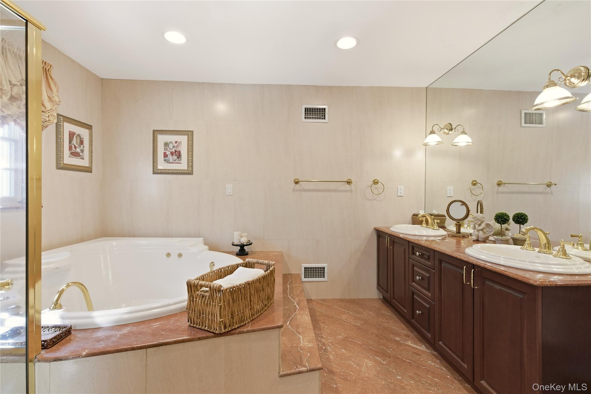 4 Peachtree Lane