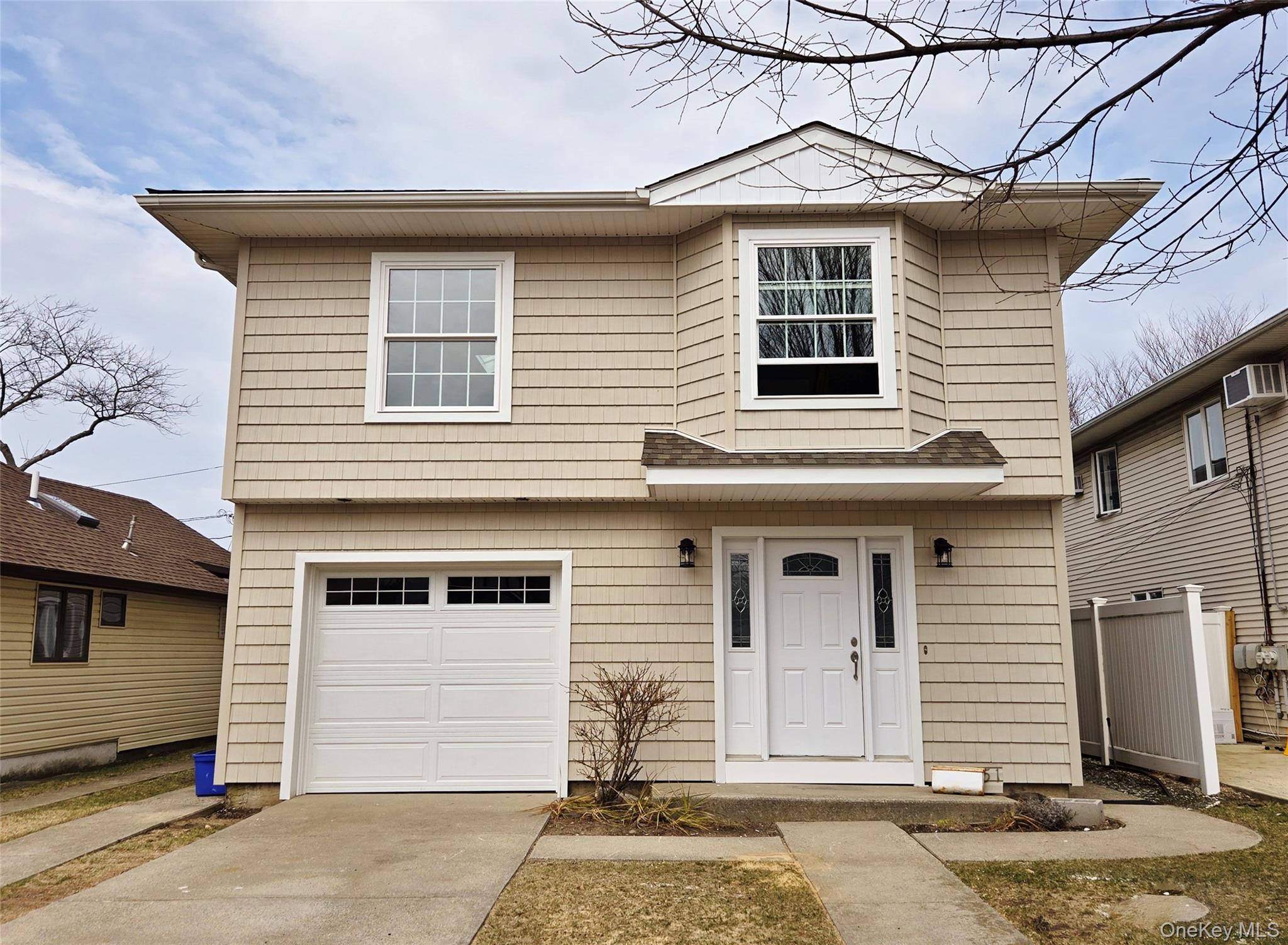 451 E Pine Street Unit: upper