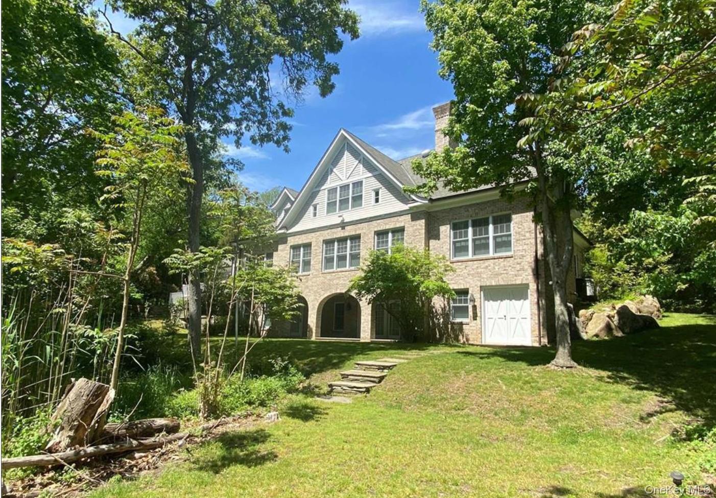 190 Jackson Landing