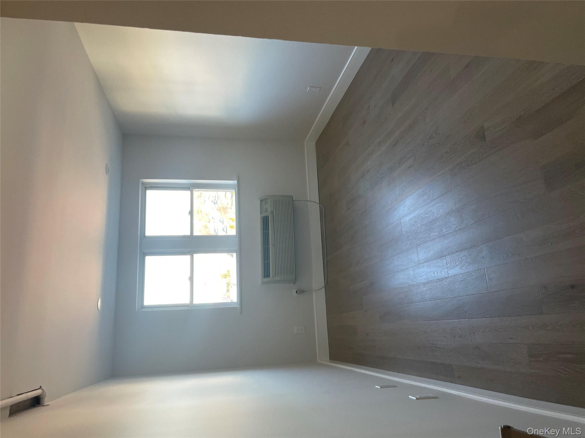 320 Post Avenue Unit: 2E