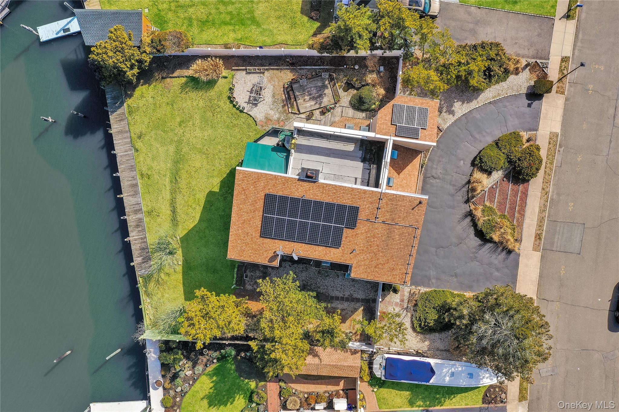 49 Dolphin Lane E