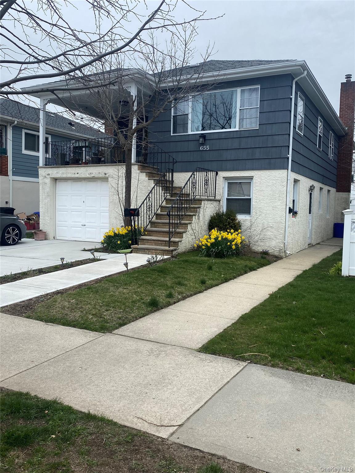 655 E Walnut Street Unit: 1st fl