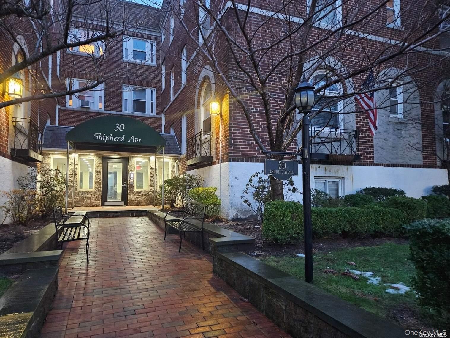 30 Shipherd Avenue Unit: 6B