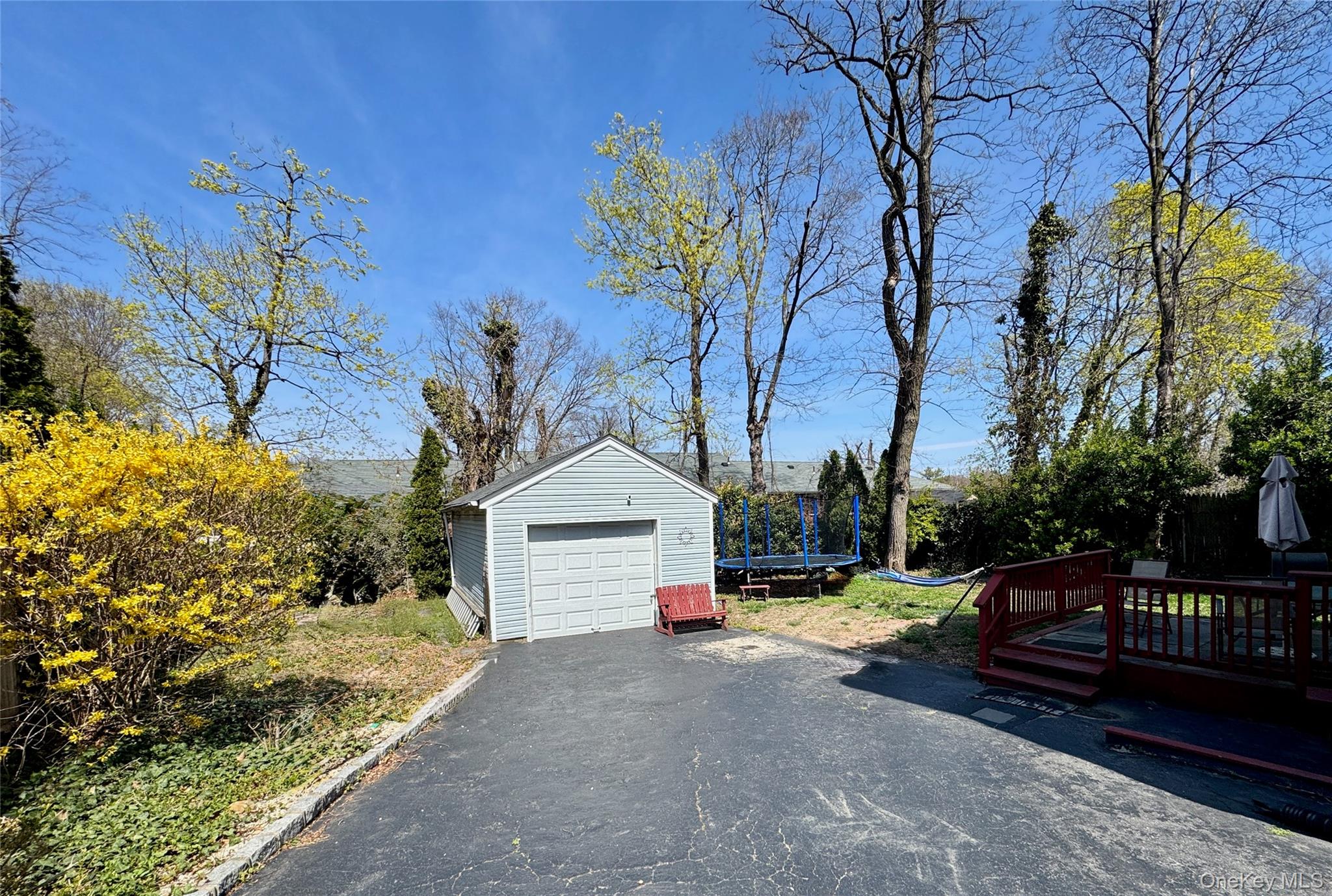 16 Altamont Avenue