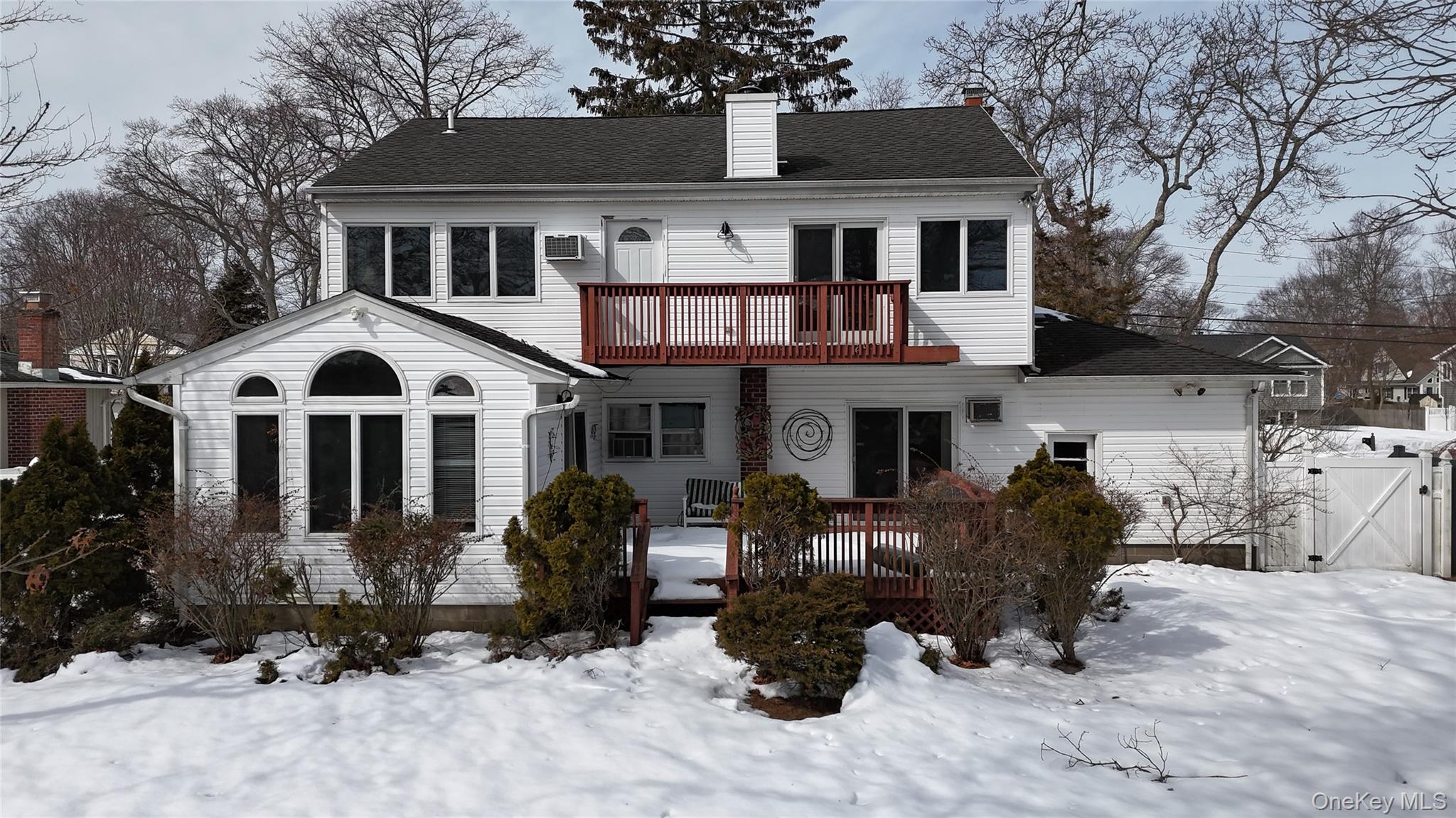53 Hewitt Boulevard