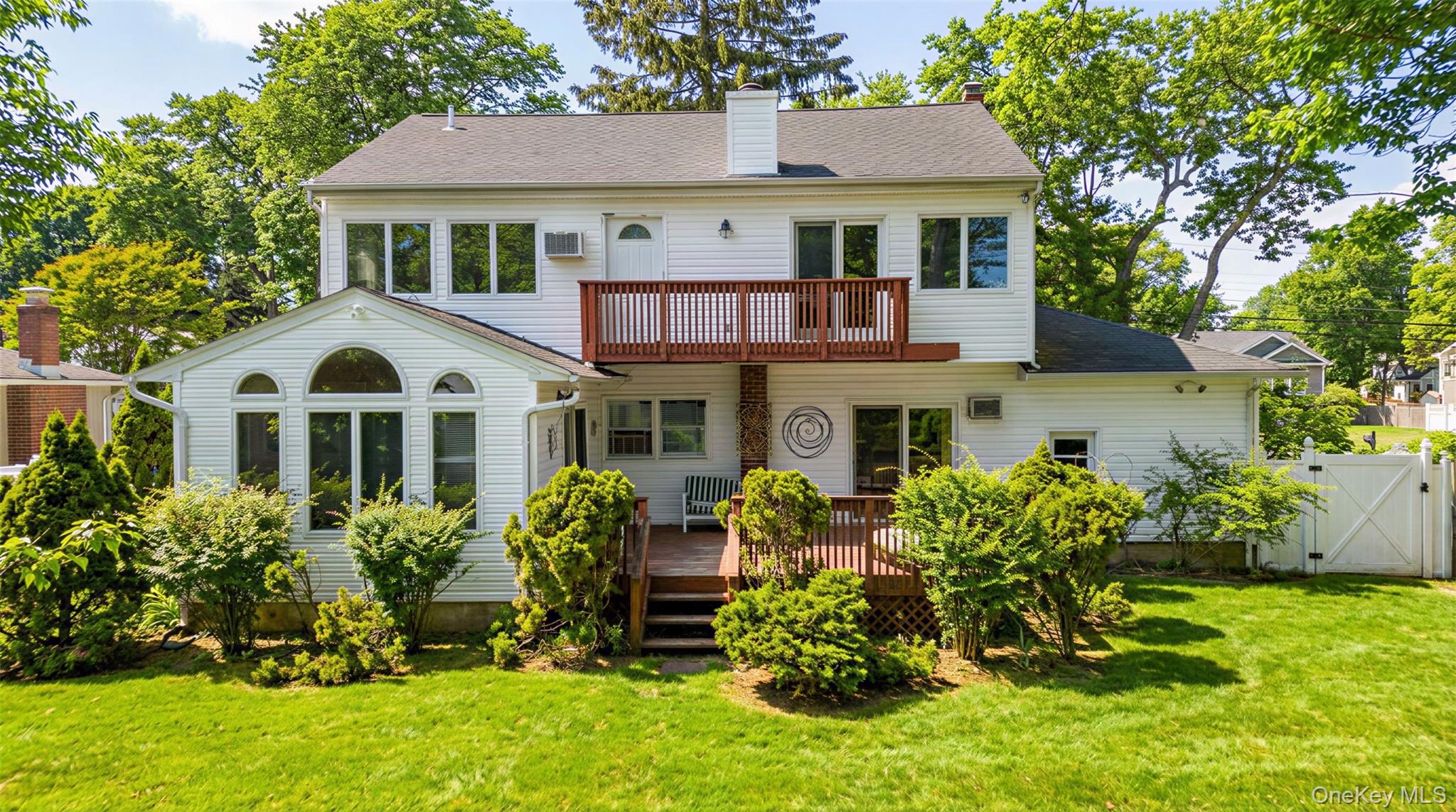 53 Hewitt Boulevard