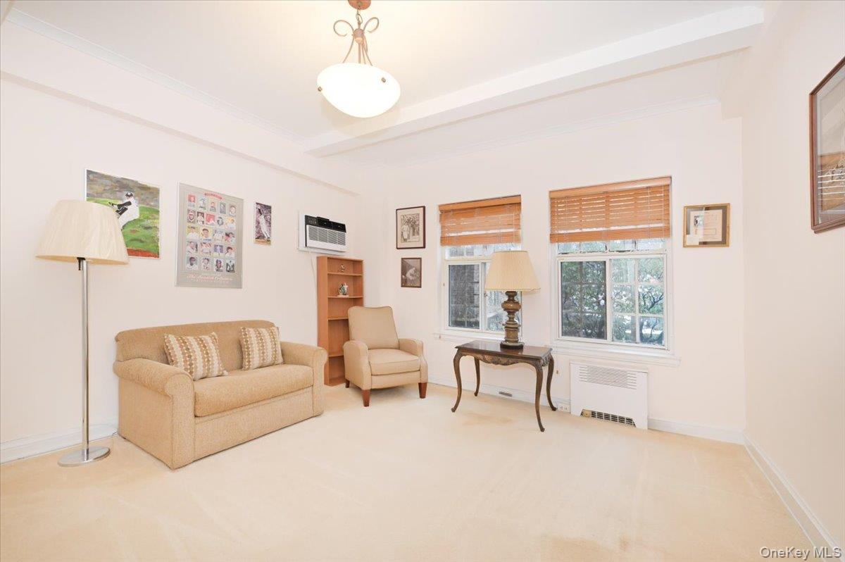 160 MIDDLE NECK RD Unit: 2-G