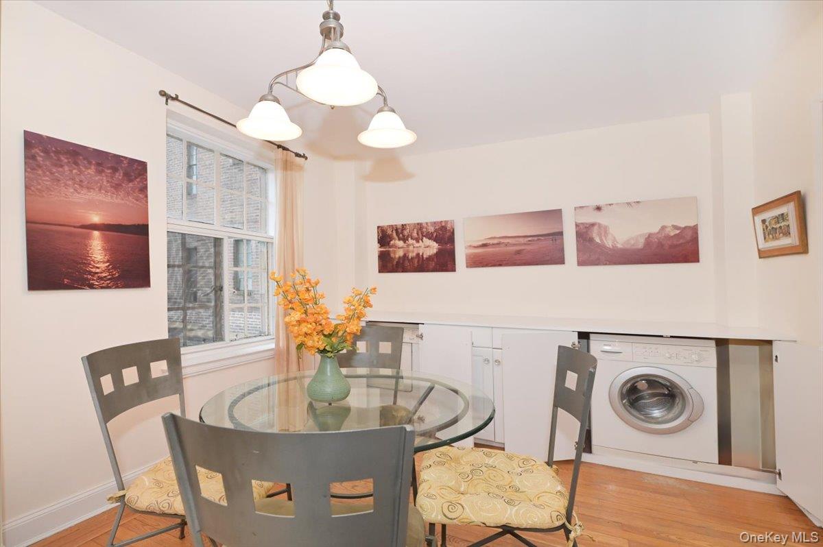 160 MIDDLE NECK RD Unit: 2-G