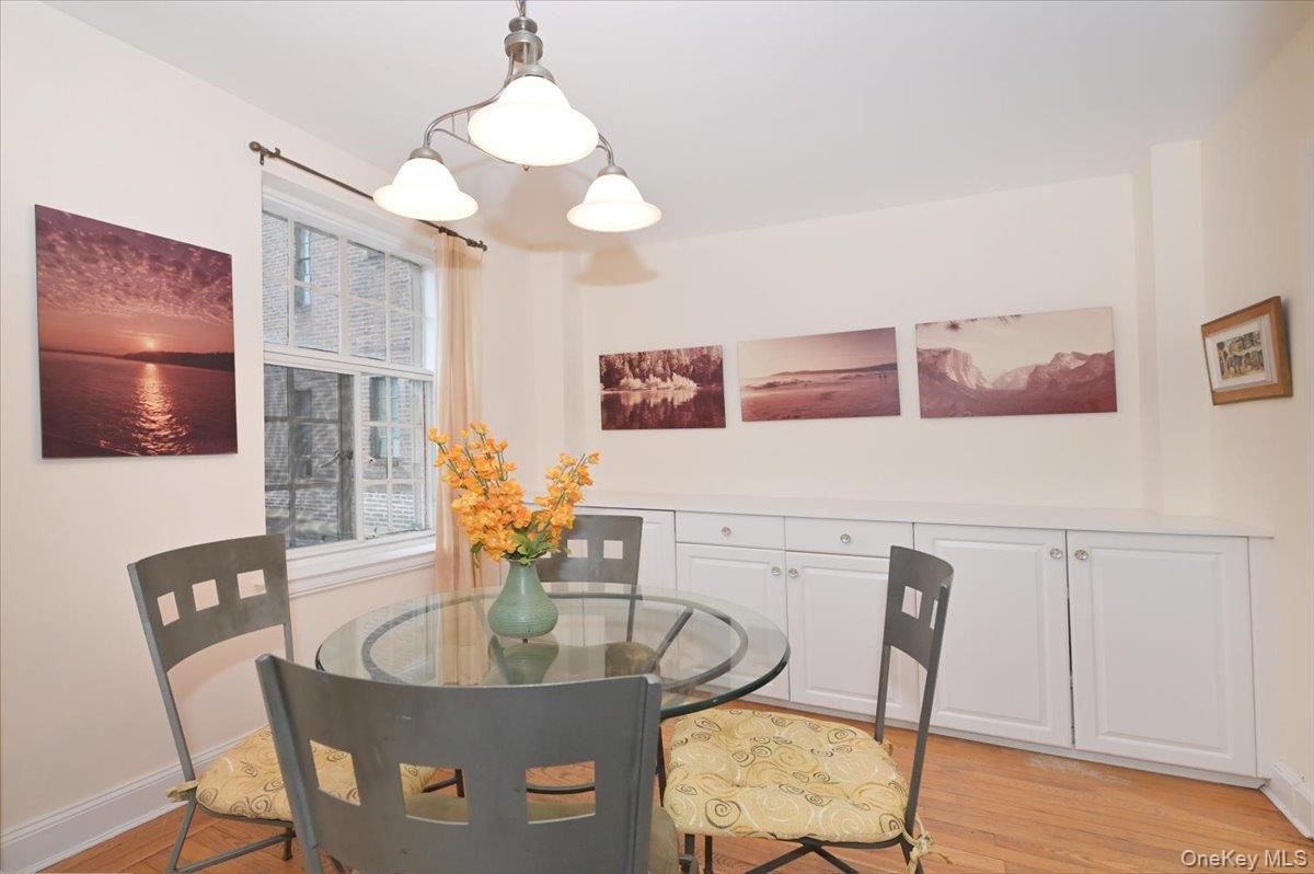 160 MIDDLE NECK RD Unit: 2-G