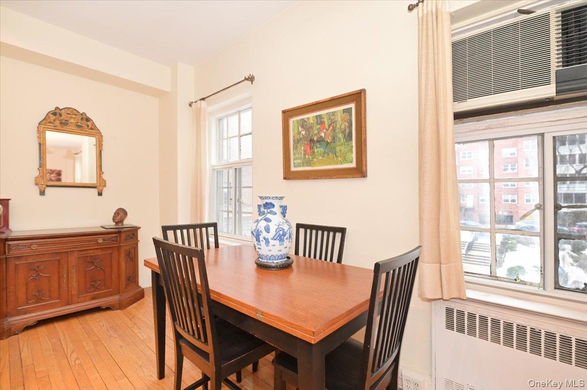 160 MIDDLE NECK RD Unit: 2-G