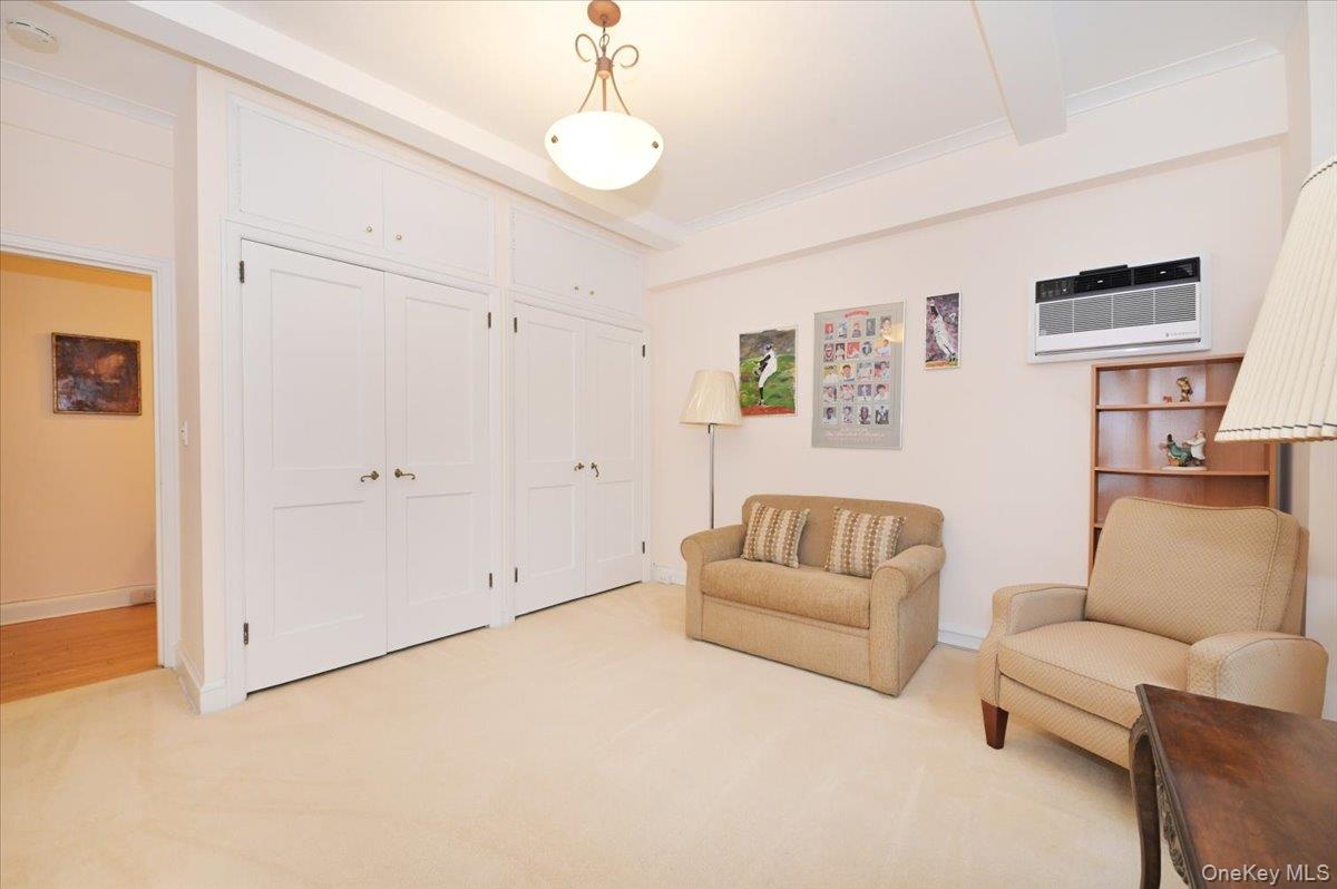 160 MIDDLE NECK RD Unit: 2-G