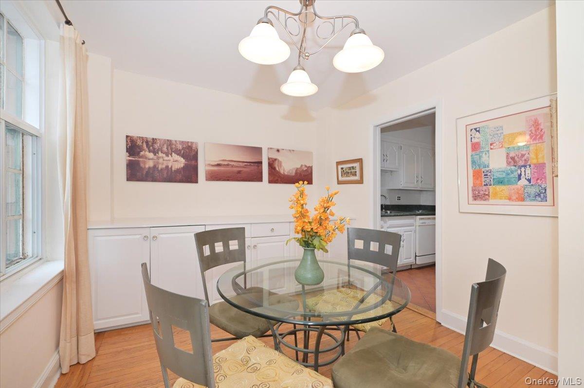 160 MIDDLE NECK RD Unit: 2-G