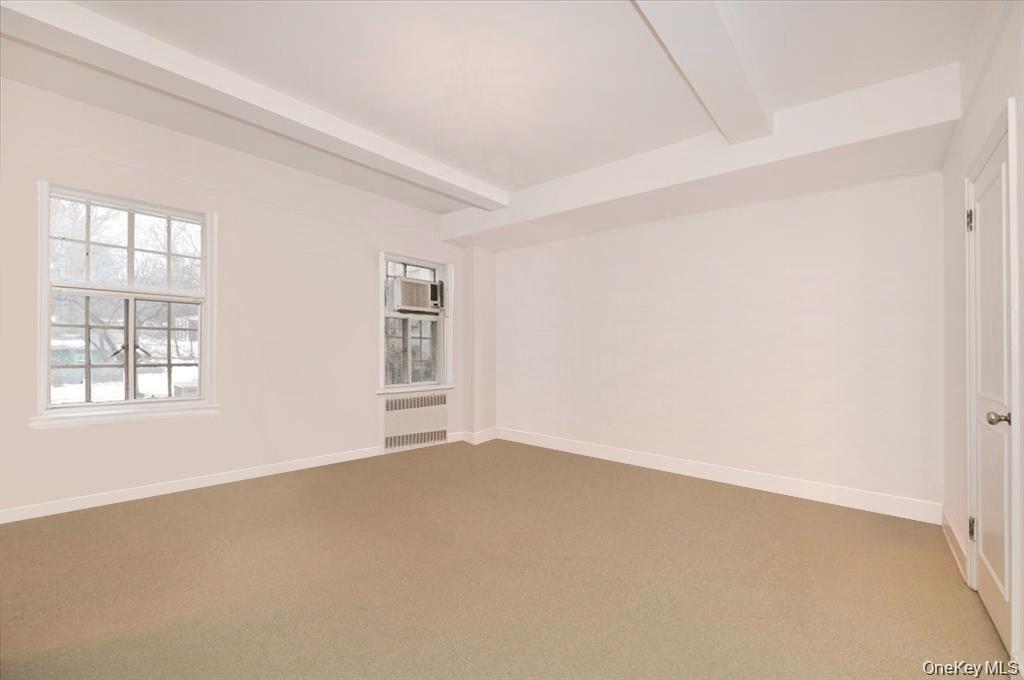 160 MIDDLE NECK RD Unit: 2-G