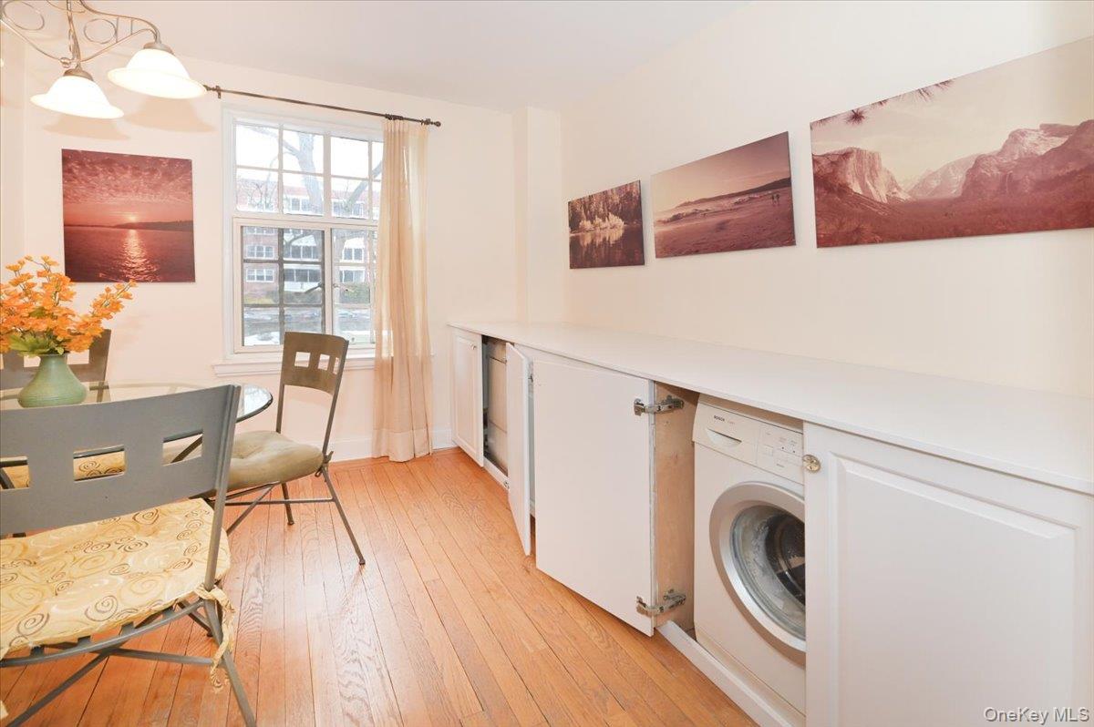 160 MIDDLE NECK RD Unit: 2-G