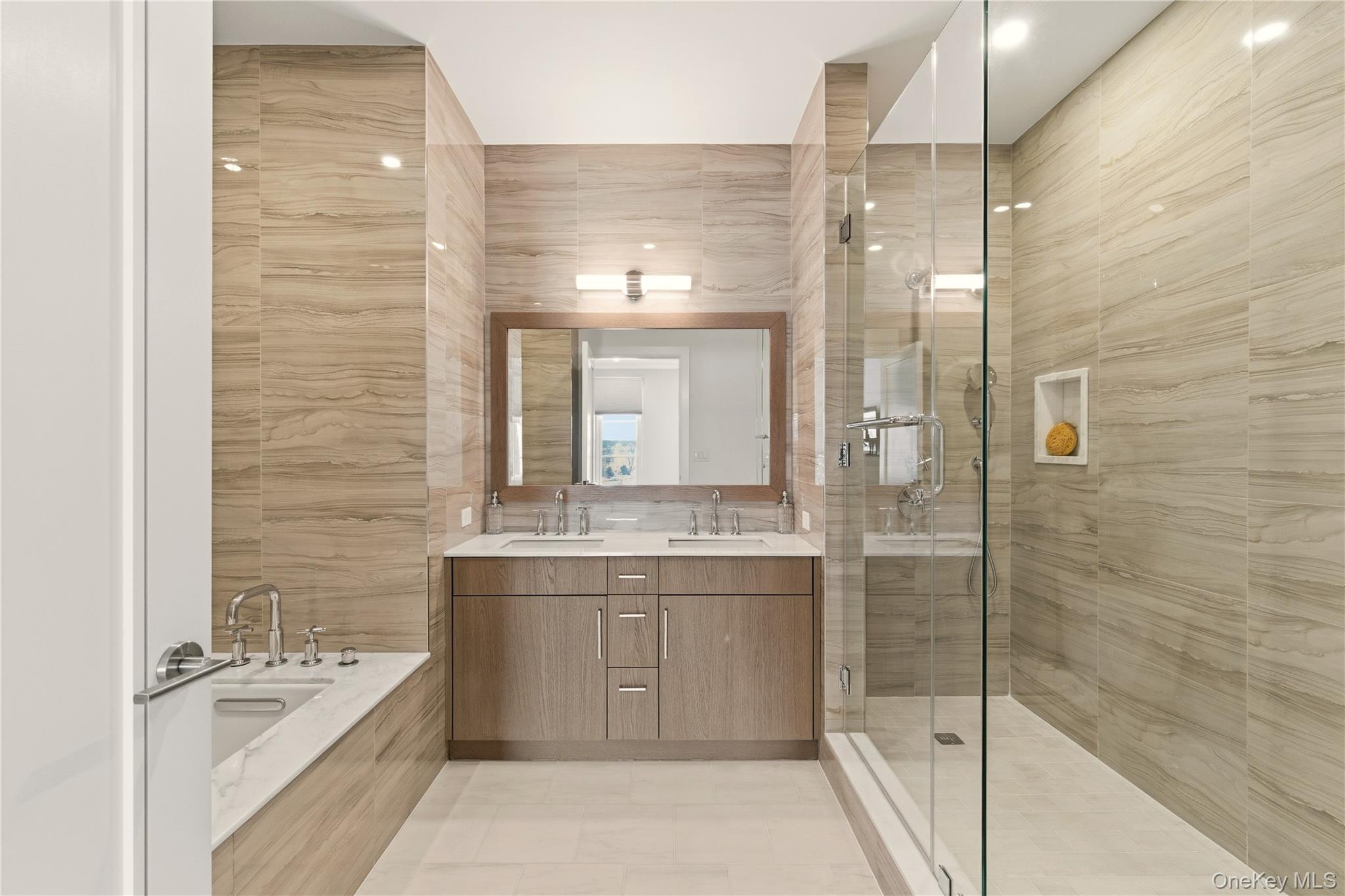 100 Garvies Point Road Unit: 1324