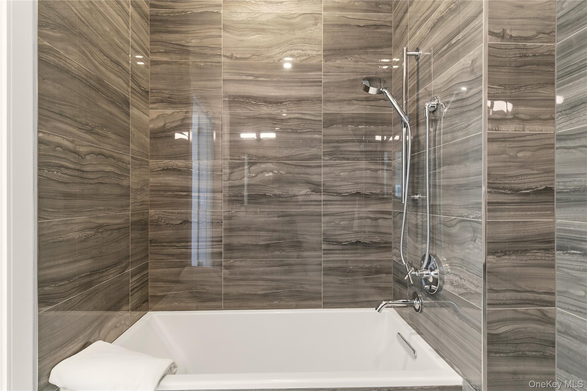 100 Garvies Point Road Unit: 1324