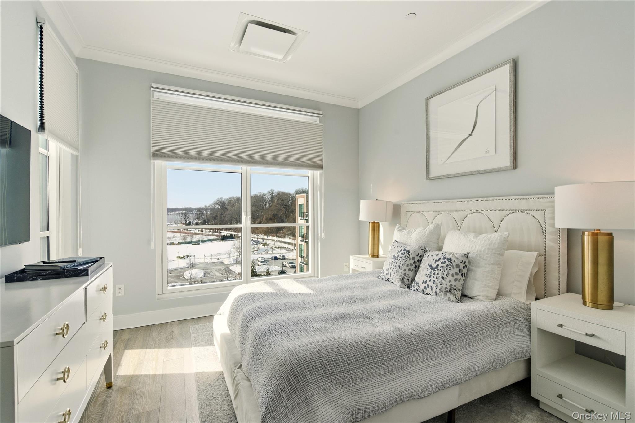100 Garvies Point Road Unit: 1324