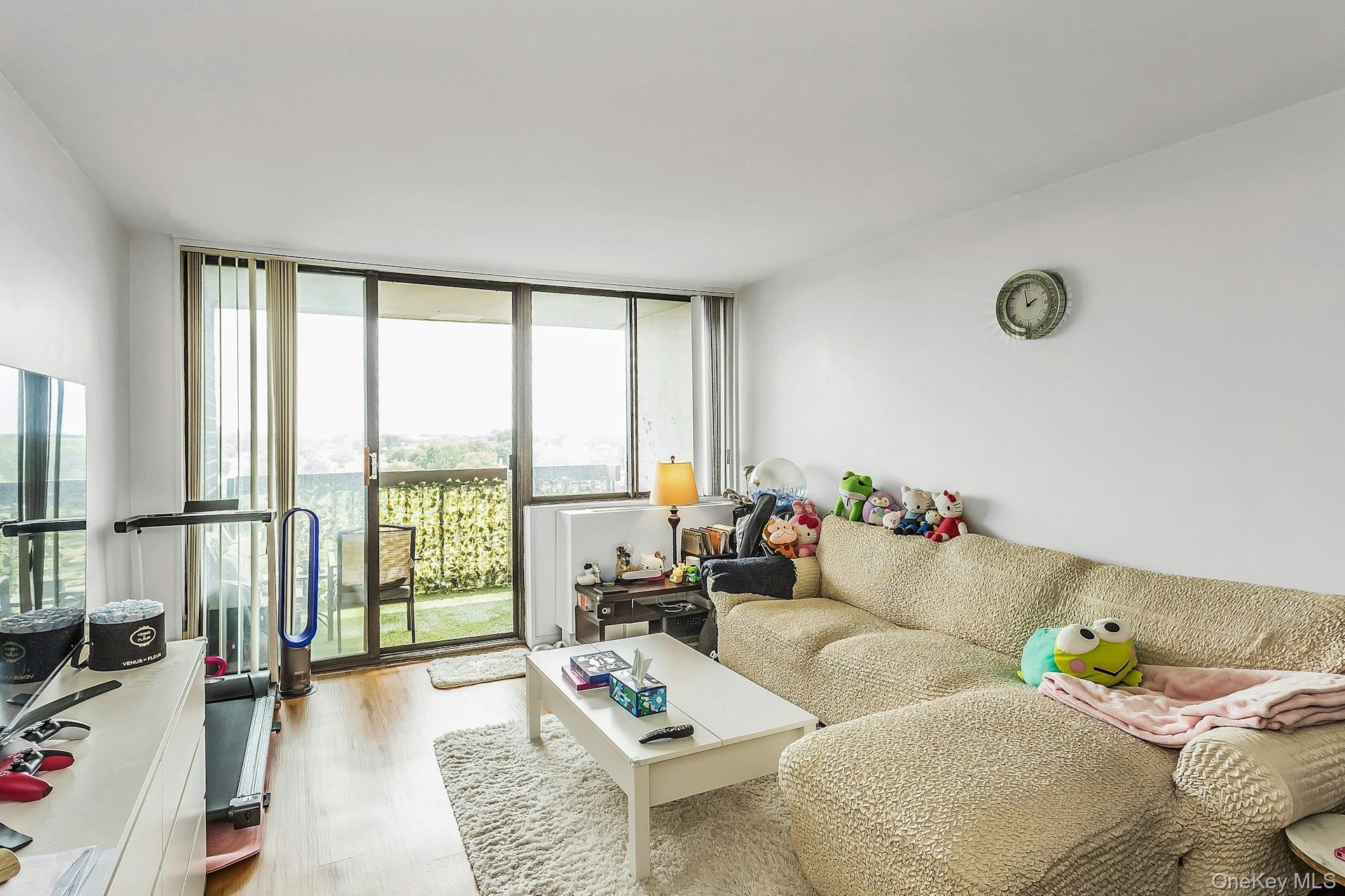 2 Bay Club Unit: 11F