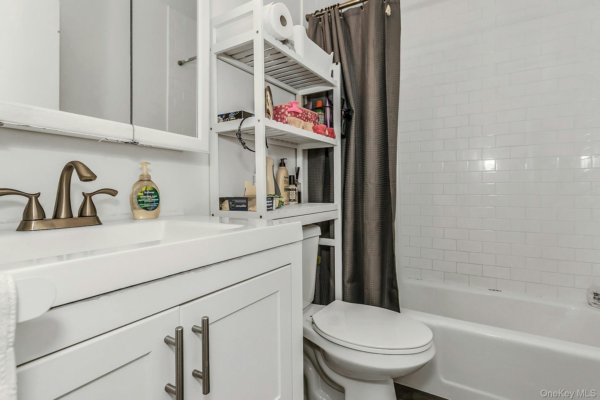 2 Bay Club Unit: 11F