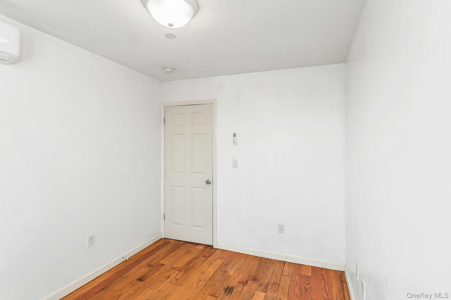 37-20 Prince Street Unit: 10D
