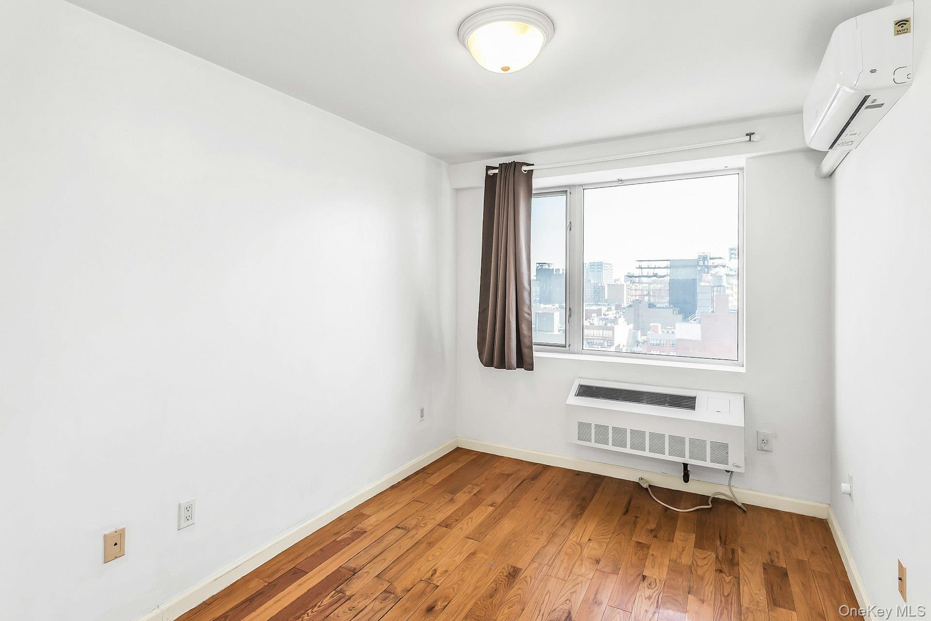 37-20 Prince Street Unit: 10D