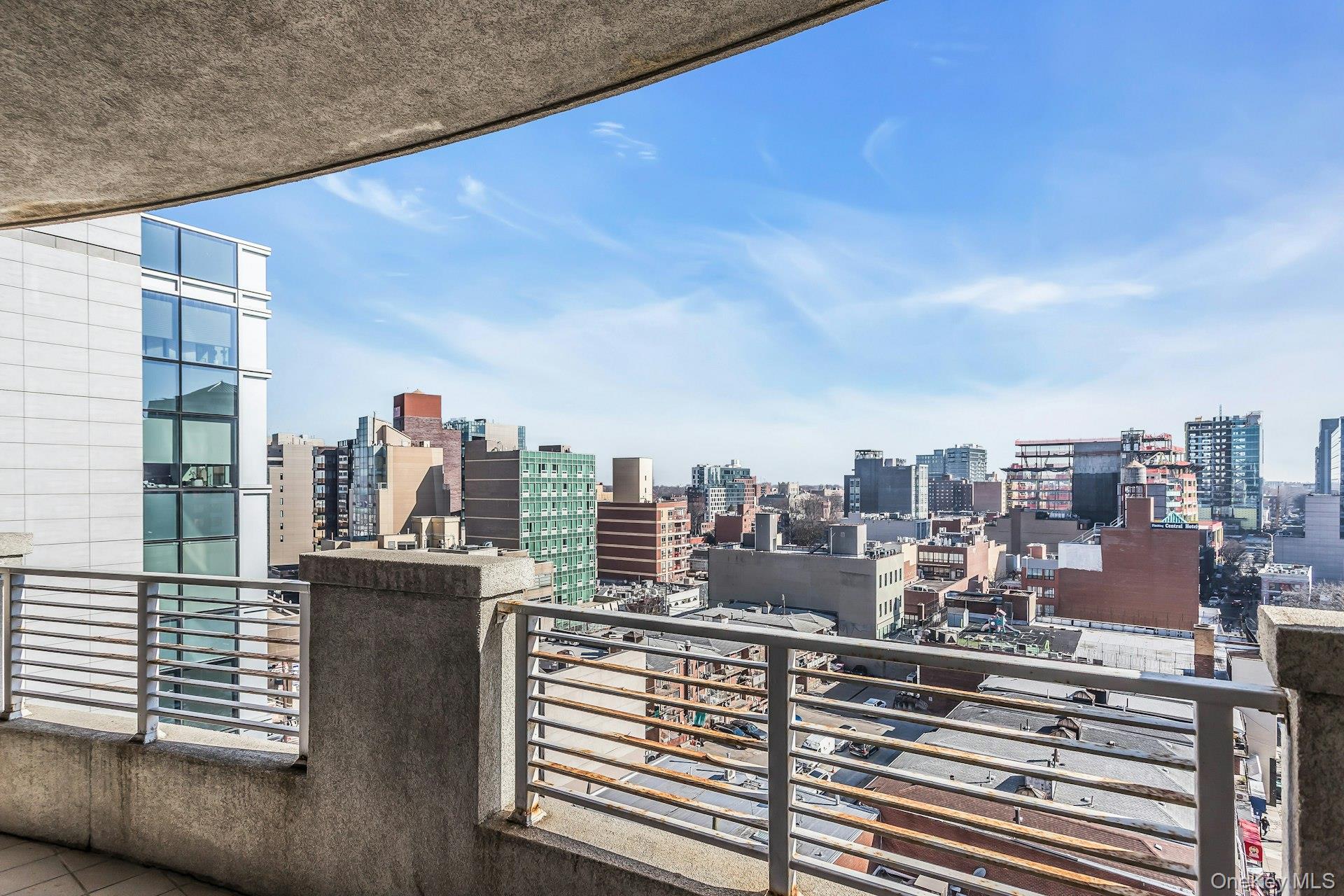 37-20 Prince Street Unit: 10D