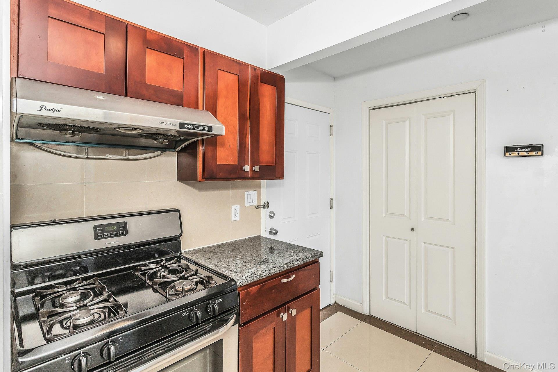37-20 Prince Street Unit: 10D