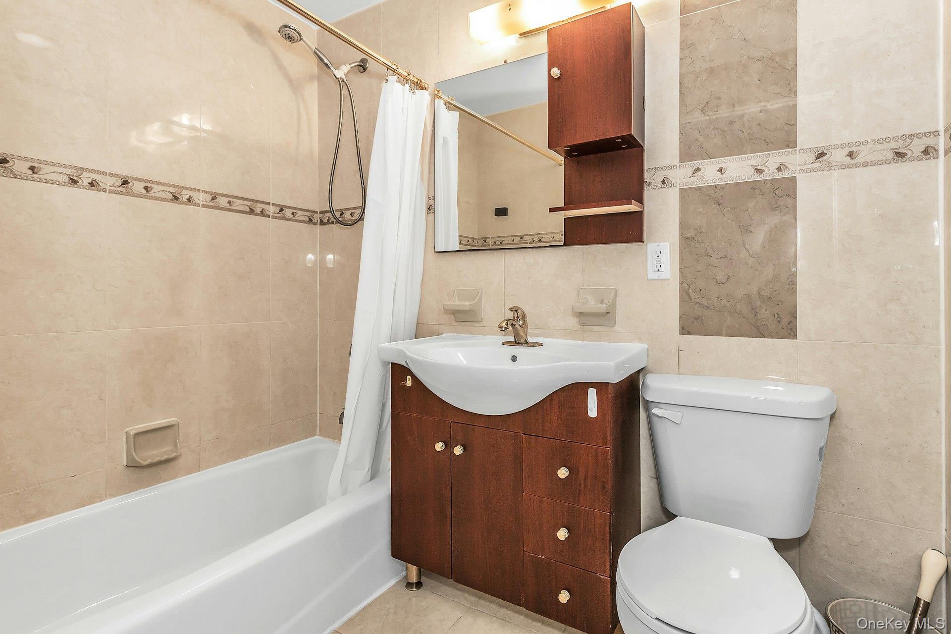 37-20 Prince Street Unit: 10D