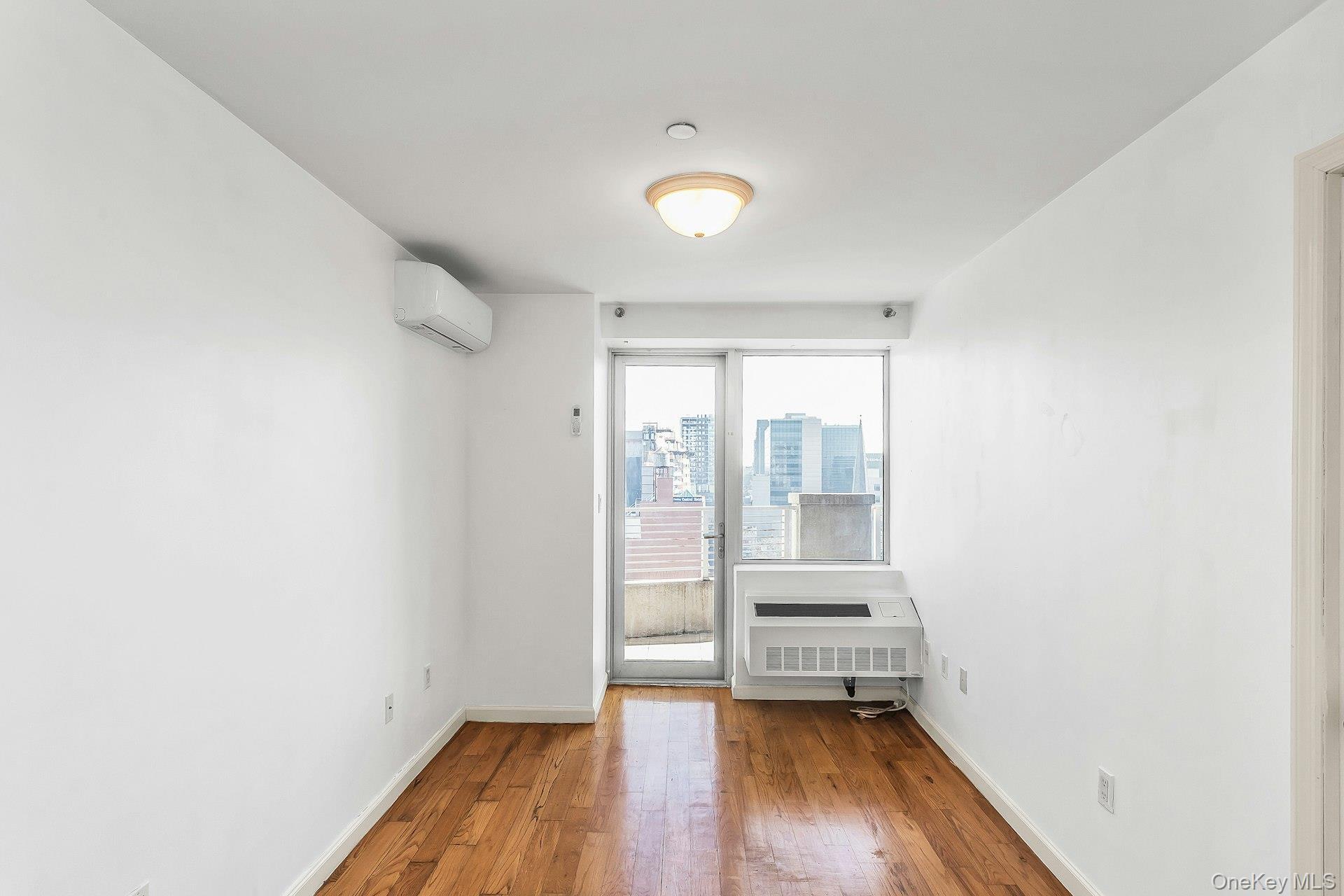 37-20 Prince Street Unit: 10D