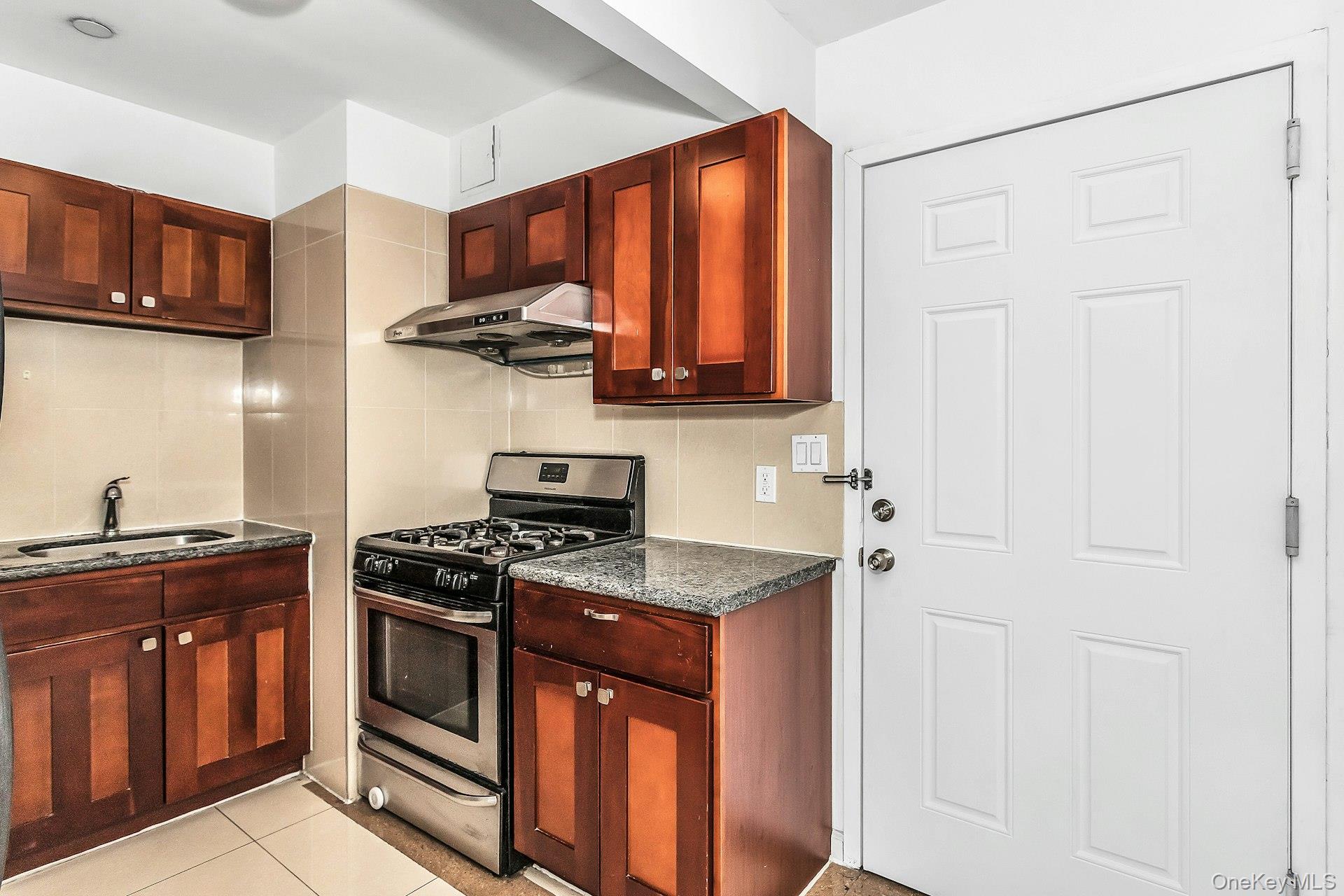 37-20 Prince Street Unit: 10D