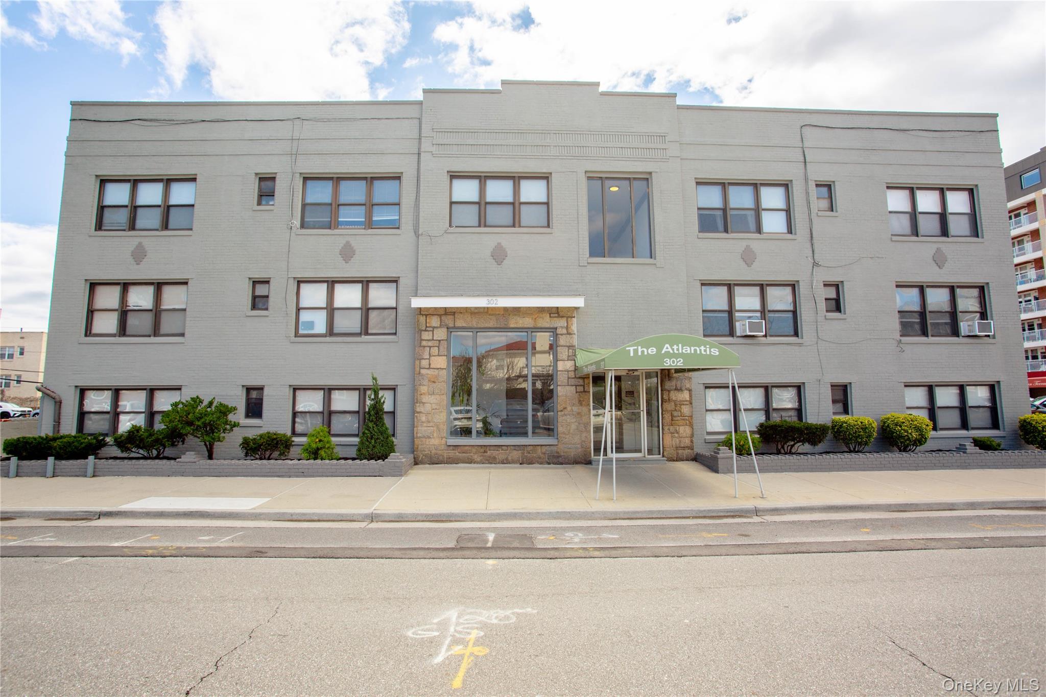 302 E Broadway Unit: A