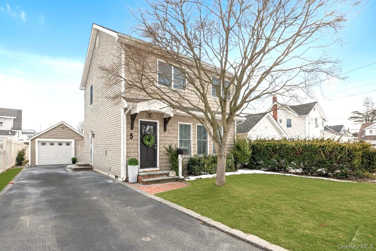 5 Emmet Place