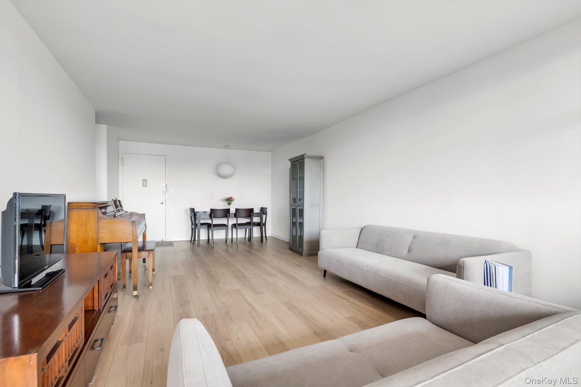2 Bay Club Drive Unit: 2B