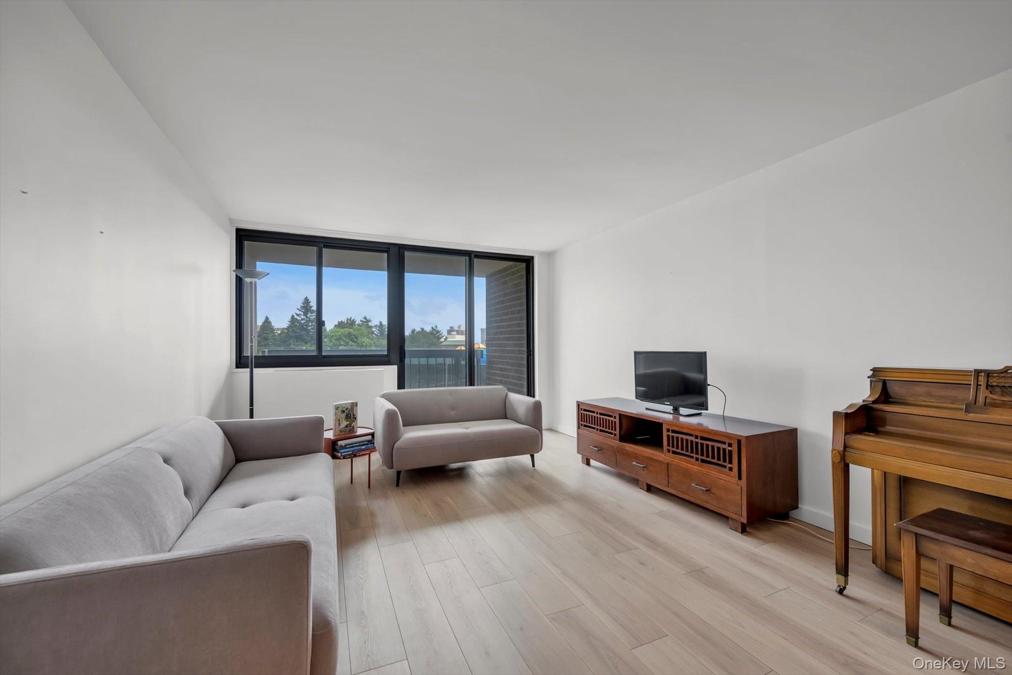 2 Bay Club Drive Unit: 2B