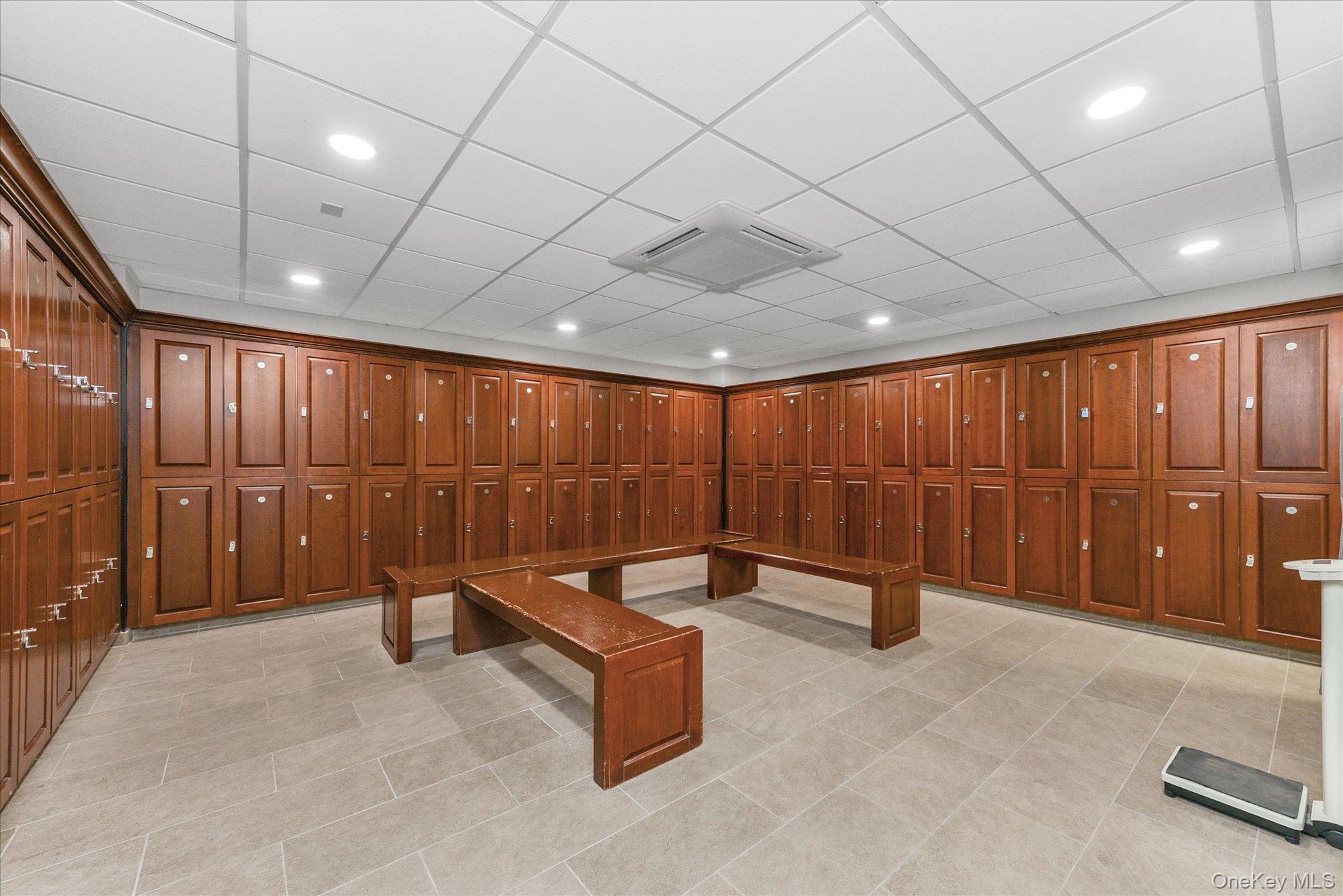 2 Bay Club Drive Unit: 2B