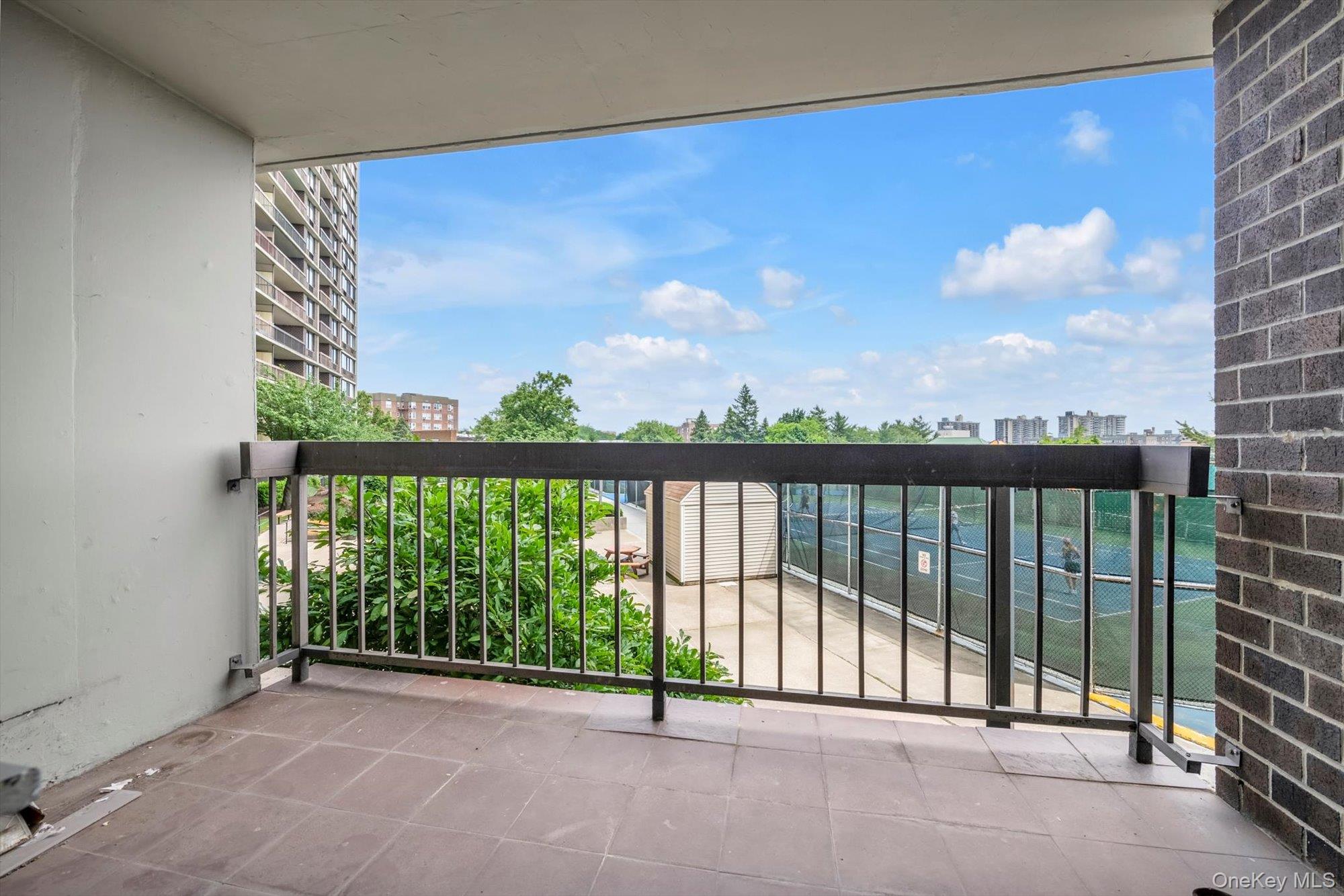 2 Bay Club Drive Unit: 2B