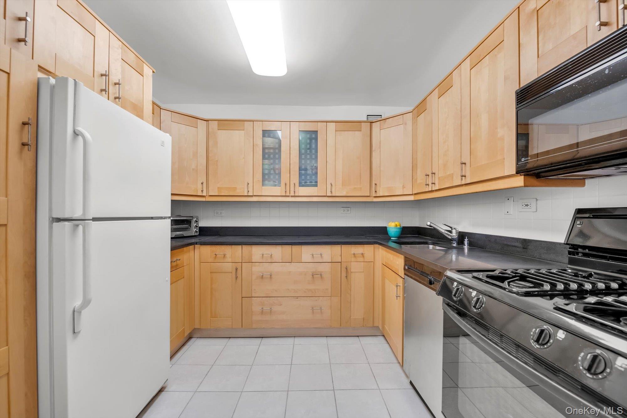 2 Bay Club Drive Unit: 2B