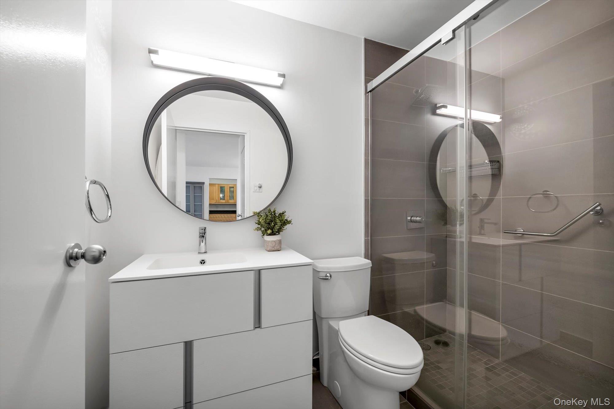 2 Bay Club Drive Unit: 2B
