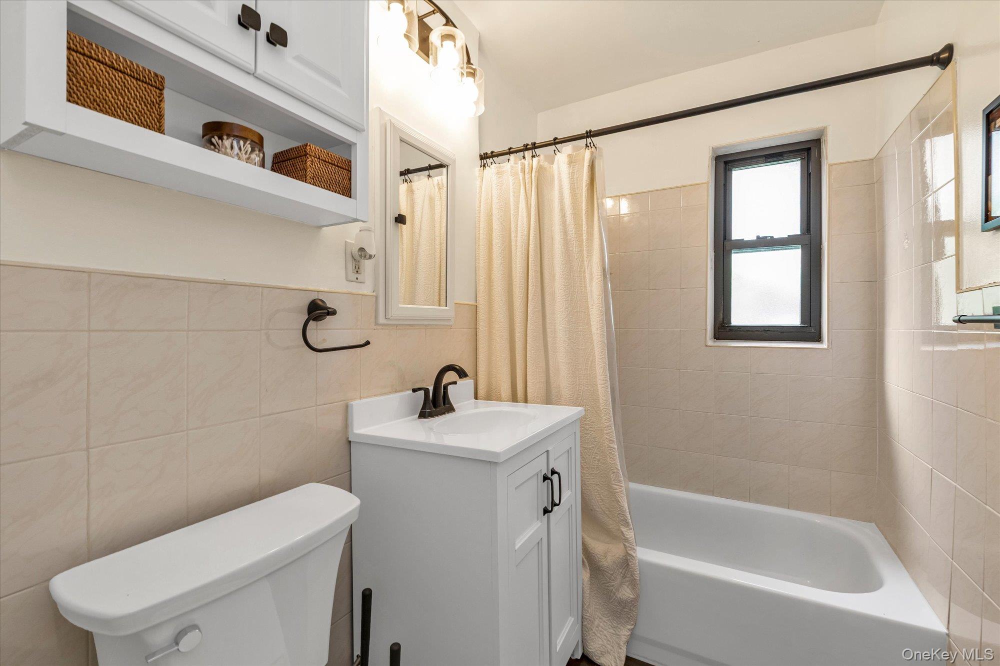 219-29 75th Avenue Unit: 300A2