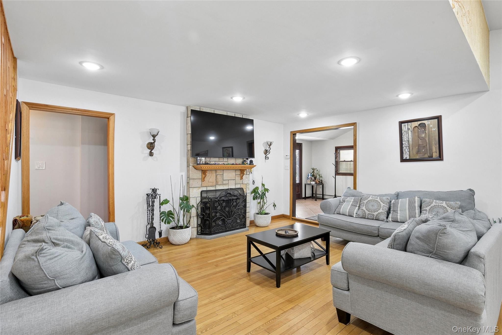 93 Hearth Lane