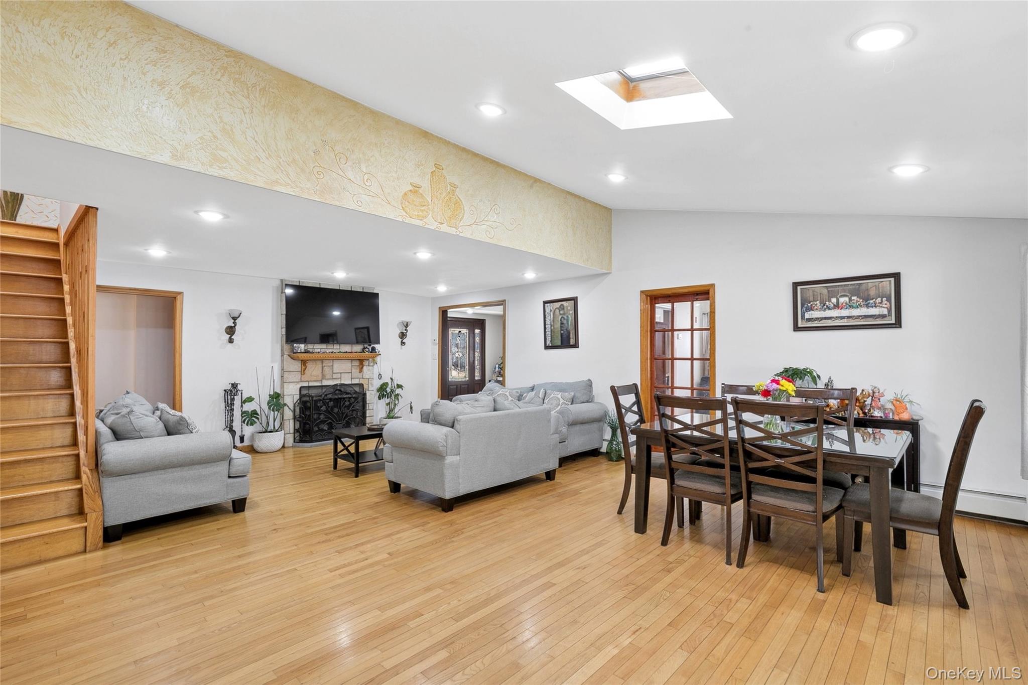 93 Hearth Lane