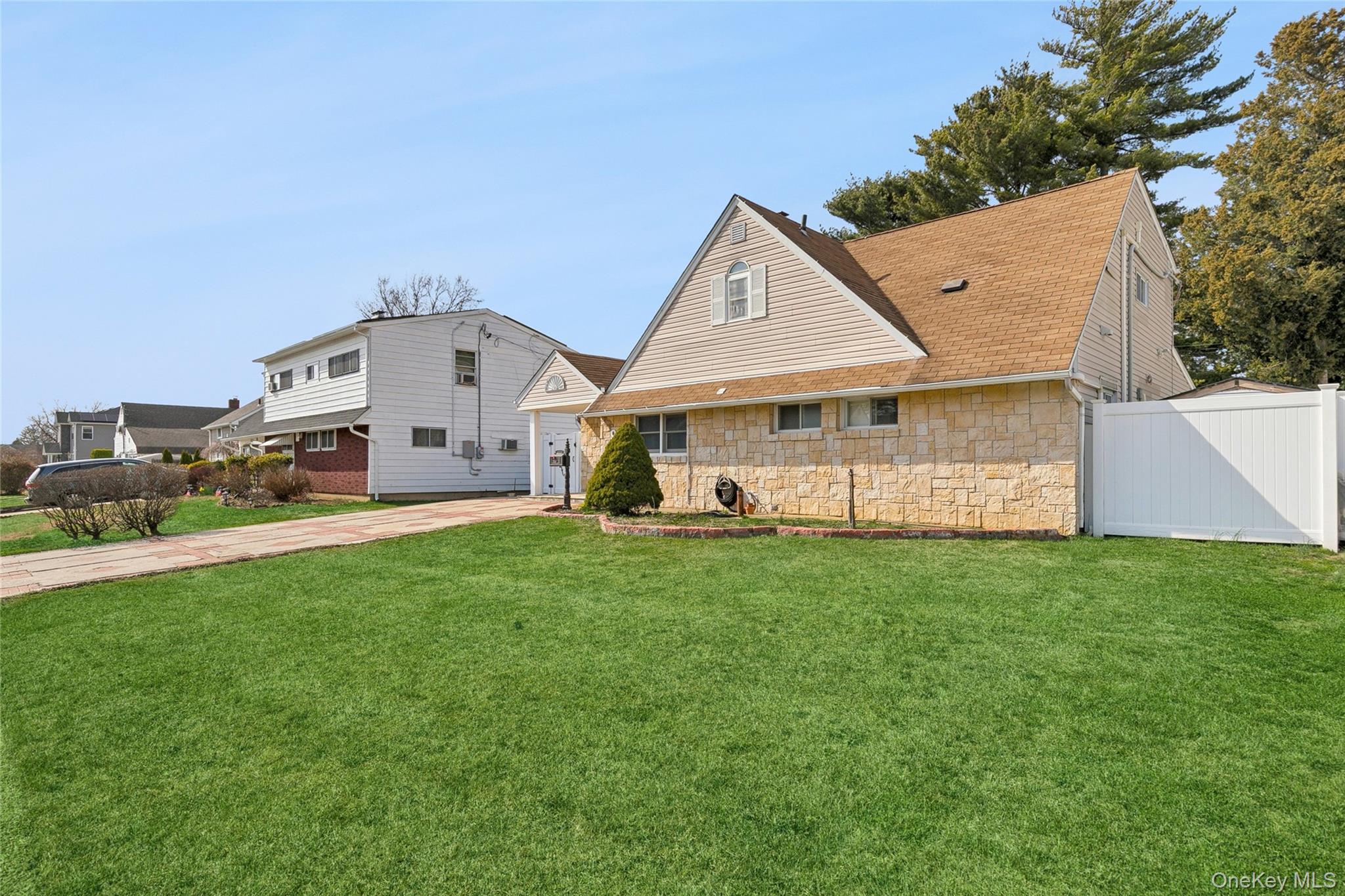 93 Hearth Lane