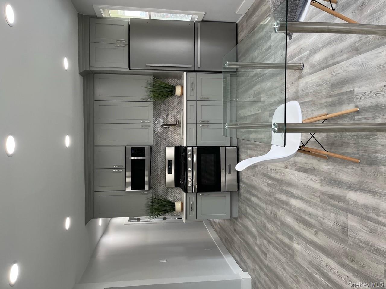 121 W Chester Street