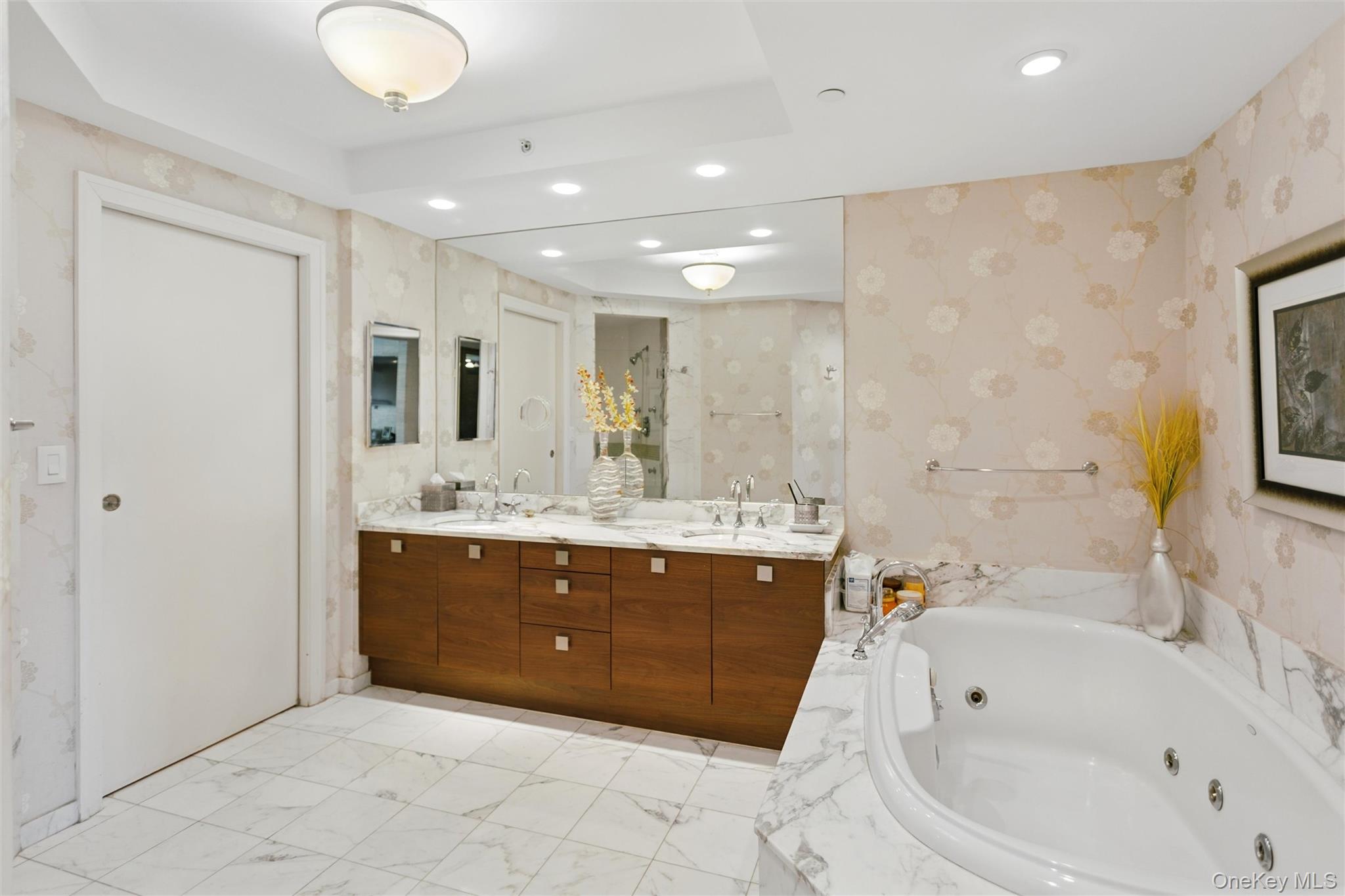 403 E Boardwalk Unit: 502