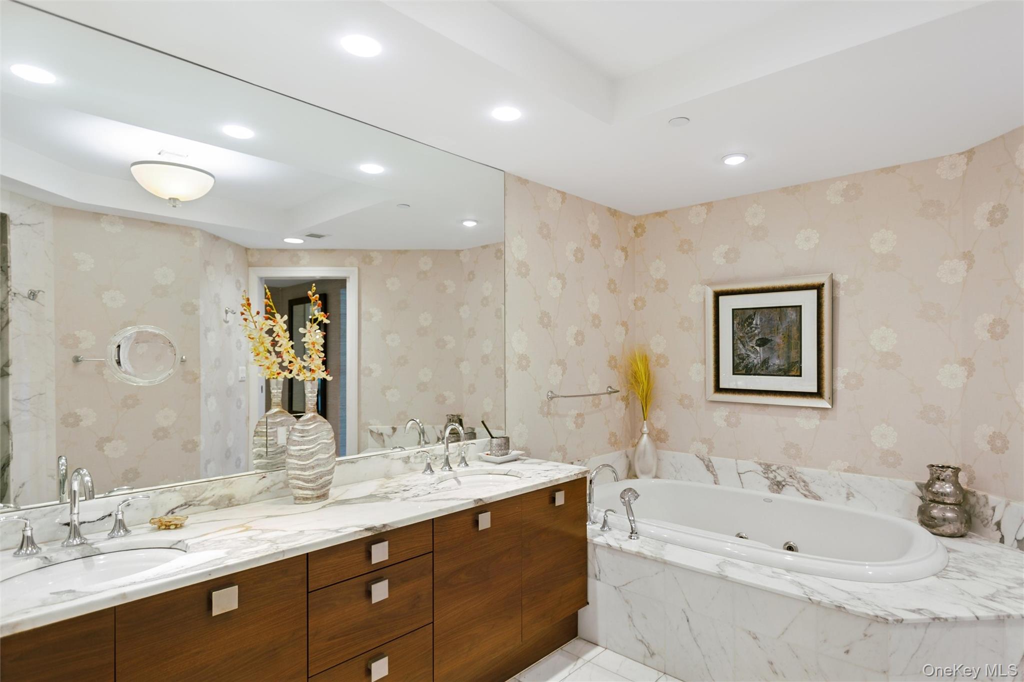 403 E Boardwalk Unit: 502